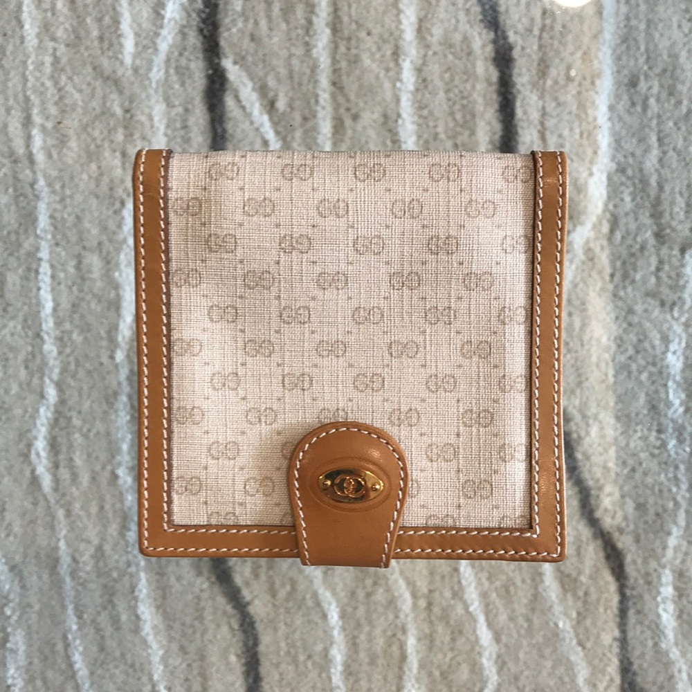 Gucci wallet 100% authentic perfect condition!
